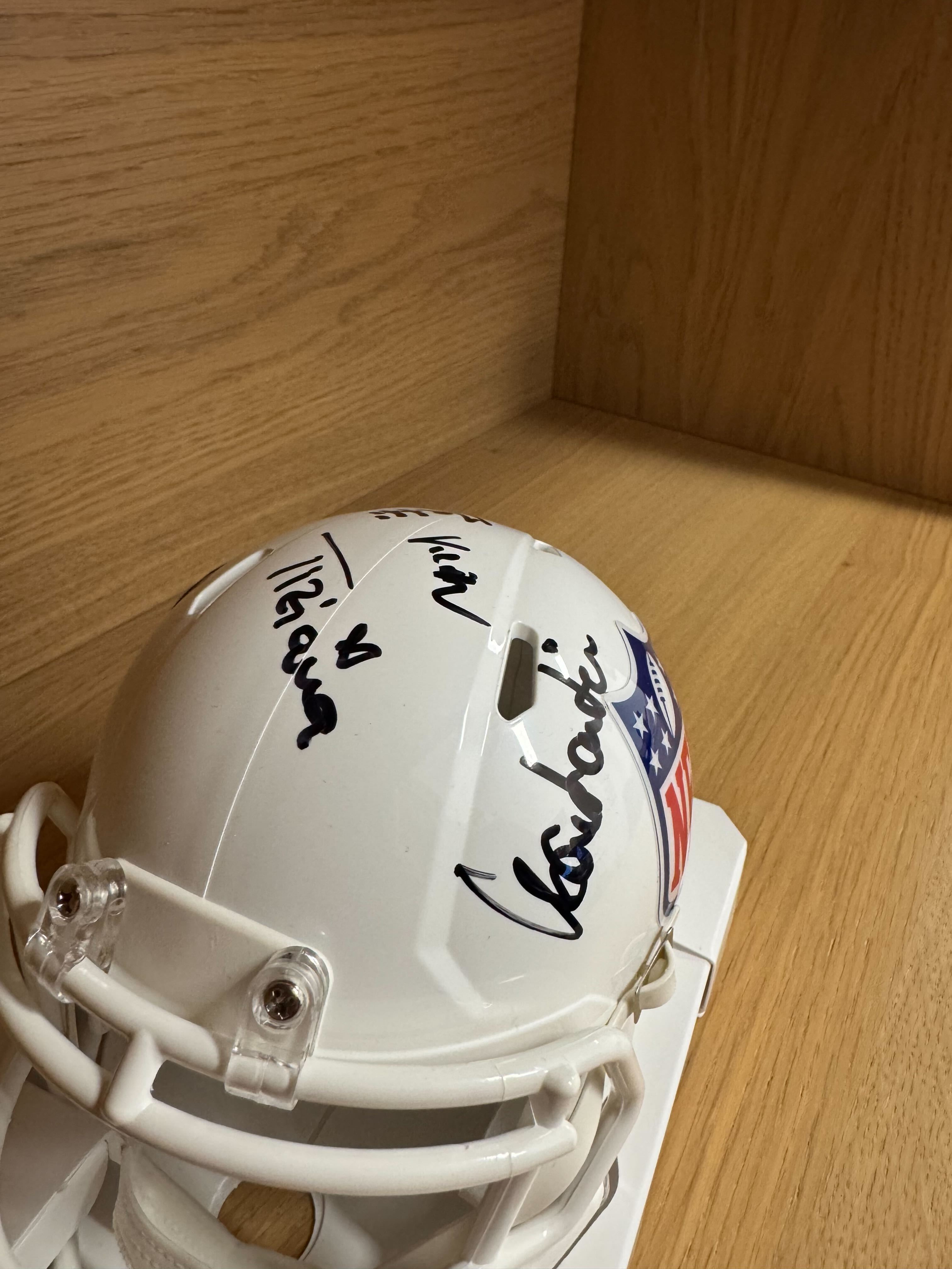Helm mit Unterschriften der RTL NFL Radio Crew